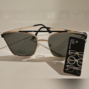 Stylish Gold and Black Sunglasses